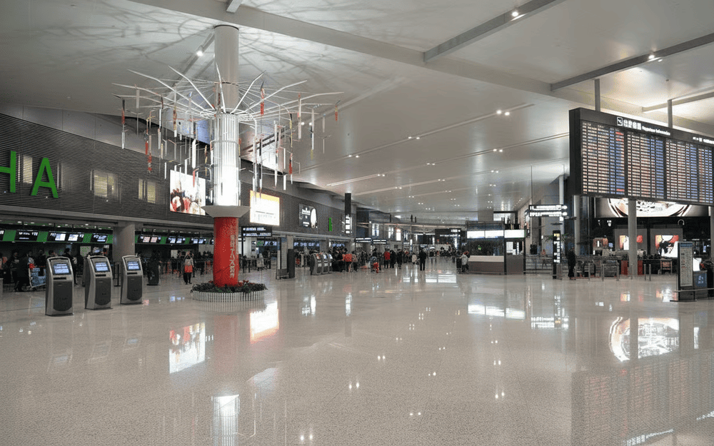 Sân bay rộng rãi với nhiều quầy check-in